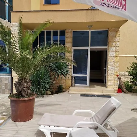 Albena Apartman *